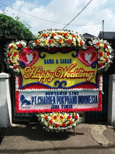 Karangan Bunga Pernikahan aula hotel neo palangkaraya